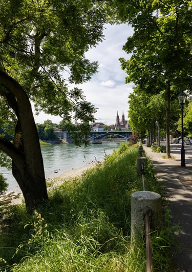 Blick über den Rhein zum Basler Münster – Beispielbild aus dem Allrounder Fotokurs Basel.