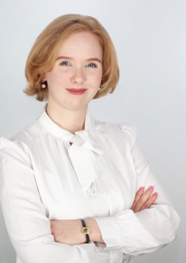 a woman in a white shirt and a white shirt