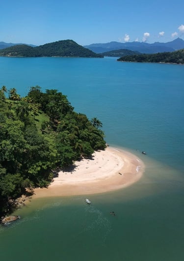 imagem da ilha do ventura, uma ilha em Paraty