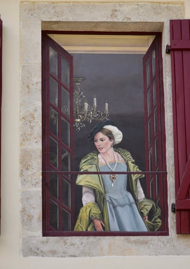 Une fenêtre murée est remplacée par un décor réaliste qui donne l'illusion d'une vraie avec un personnage en habits d'époque.