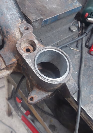 Utiskivanje čelične čaure u gusani rukavac