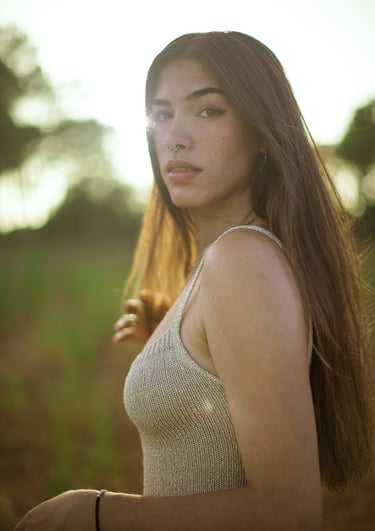 foto de modelo en la naturaleza