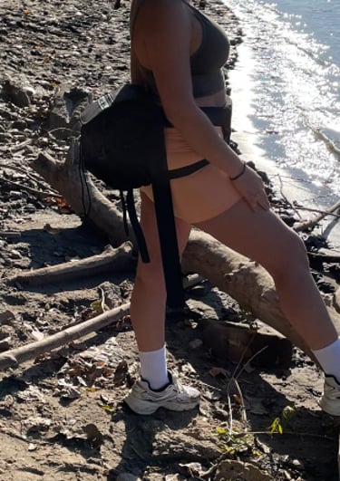 the rumphump, a backpack alternative that relieves upper body strain from traditional backpacks