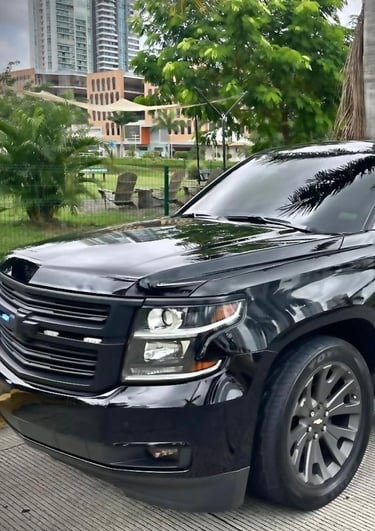 Carro de lujo marca Chevrolet usado para bodas y quinceaños