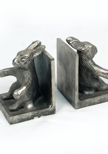 Aluminium bookend