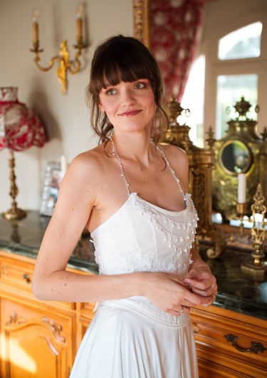 Robe de mariée perlée blanche corset sur mesure cergy gisors marines