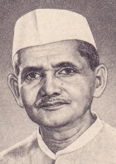 Diplomatic Pragmatist: Shastri's Balanced Approach to Cold War Foreign Policy