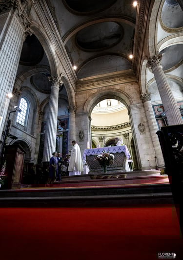 communion-majestueuse-vue-du-coeur-cathedrale-boulogne-sur-mer-eucharistie-florent-photographe-lumbres-saint-omer-lille-le-to