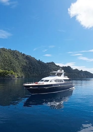 Philippines Explorer 2 boat