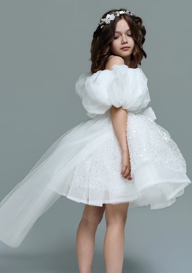 balta vaikiska suknele 