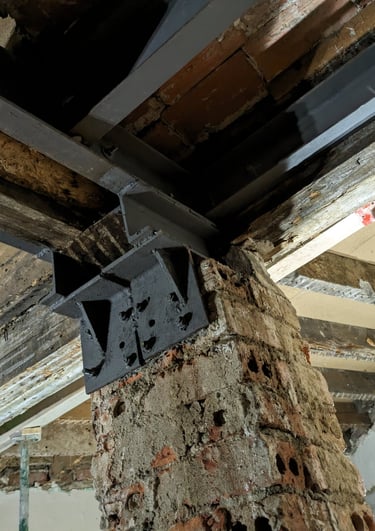 Refuerzo estructural en estructura de madera