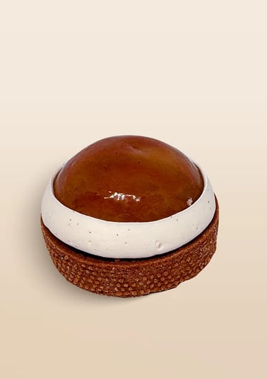 Tartelette Tatin, pommes fondantes caramélisées au miel et au beurre. Un grand classique revisité Façon des Boulangers.