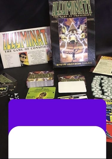 Jogo de cartas illuminati aberto, mostrando o manual de regras, as cartas e as fichas de dinheiro