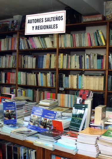Librería en Salta, destacándose Libros del Escritor Ramón H. Romero.