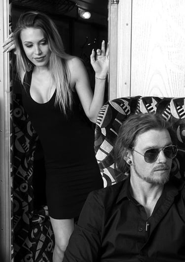 Angebot Paar / Friends / Sister Shooting – Wowart Fotostudio Chur