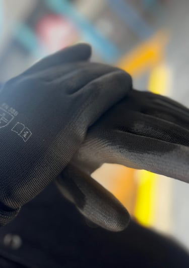 Guantes de nylon con nitrilo para trabajo industrial y protección personal EPP - Tienda Mirsi