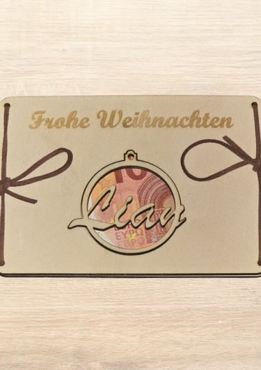Weihnachtskarte aus Holz mit dem Personalisierten Namen, Liam und der Aufschrift Frohe Weihnachten