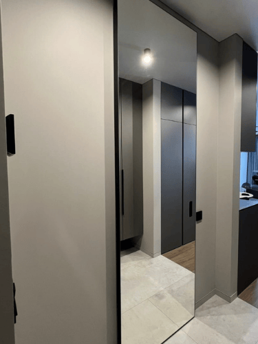 Drzwi przesuwne z lustro