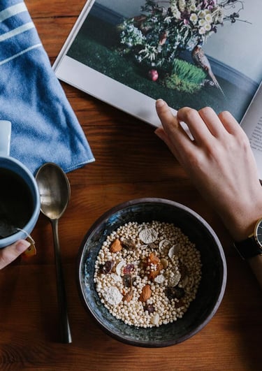 Un goûter avec un livre