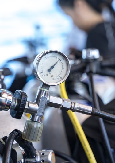 Manometer und TauchflaschenVentil
