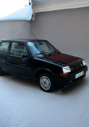 Renault 5 Supercinco Baccara clásico color negro en Campollano Albacete