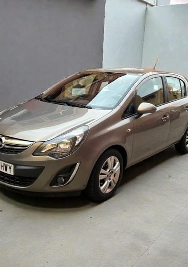 Opel Corsa color arena de segunda mano en Campollano Albacete