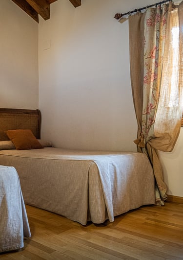 Habitacion 3 Casa rural Posets Benasque by Pichuana