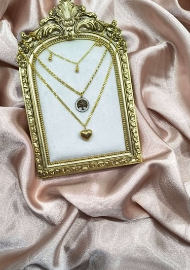 Collier femme élégant en acier inoxydable, raffiné et intemporel.