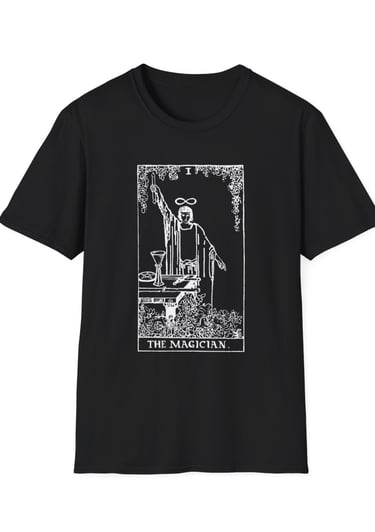 black and white the magican tarot t-shirt
