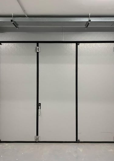 Portoni Industriali, Portoni a libro, Portoni Sezionali, Serrande, Portoni ad arrotolamento