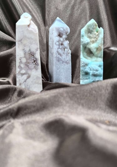 Pierres naturelles et cristaux énergétiques pour l’harmonie et la protection.