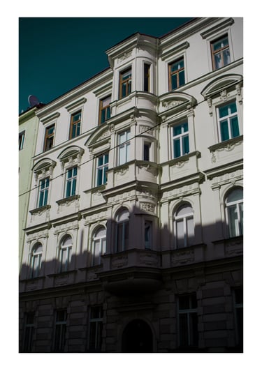 Künstlerische Fotografie mit Fokus auf Struktur und Licht