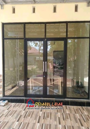sekat-ruangan-kaca-jember.jpg