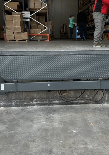 Pedane di carico, baie di carico, baia per logistica, pedane per logistica