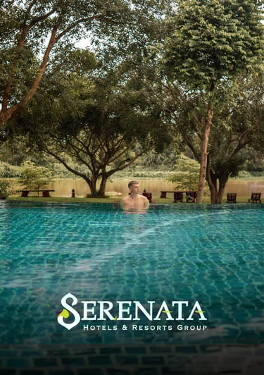 Content Creation für Serenata Hotels & Resorts Group – Pool und tropische Umgebung.