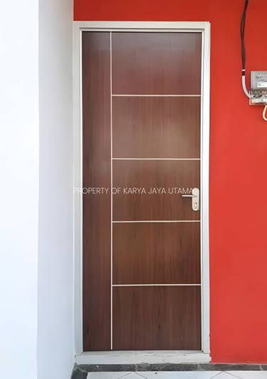 Pintu solid wood panel lapisan HPL motif garis untuk rumah tinggal