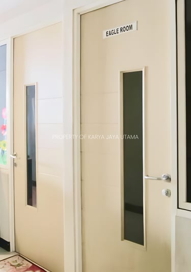 Pintu solid wood panel finishing duco warna krem