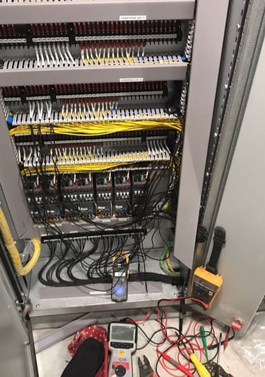 manutenção corretiva em painéis elétricos