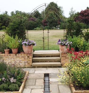 Garden Maintenance Companies Yate | Scott Brothers UK