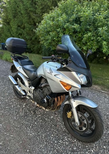 Honda CBF 600 motociklo nuoma Klaipėda Gargždai Kretinga Palanga