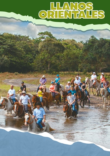 Grupo de turistas cabalgando por los Llanos orientales de Colombia