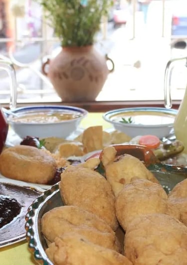 gastronomía tradicional de Naolinco, chiles rellenos.