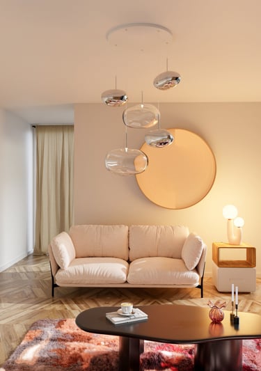 Rendu 3D photoréaliste d’un salon minimaliste avec canapé beige, suspension design en verre chromé et ambiance chaleureuse.