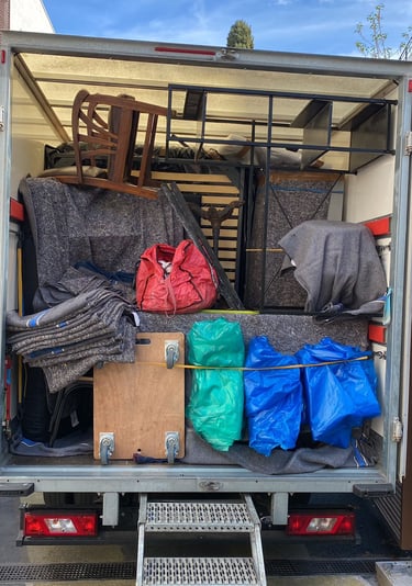 Chargement de mobilier de bureau