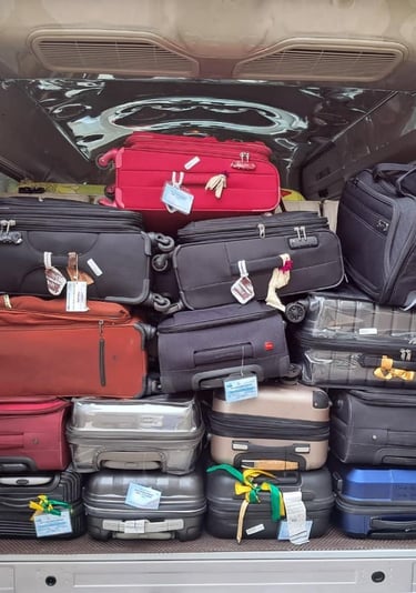 WhatsApp: +84949995959 night airport transfer service at Noi Bai Airport 