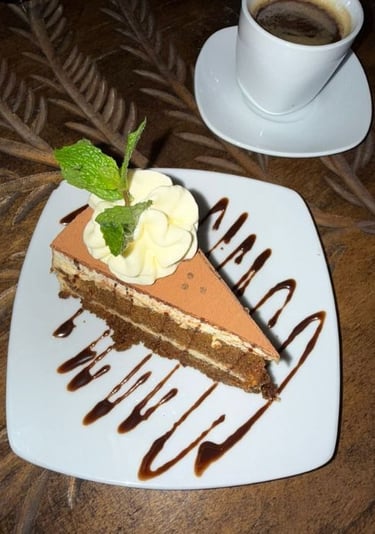 Torta-Tiramisu-Restaurante-La-Reserva-del-Colibri
