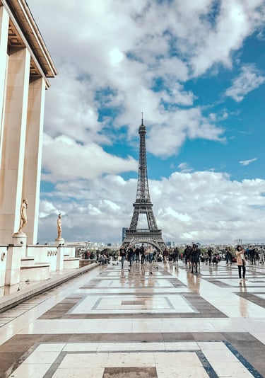 Vista de torre Eiffel desde plaza Trocadero