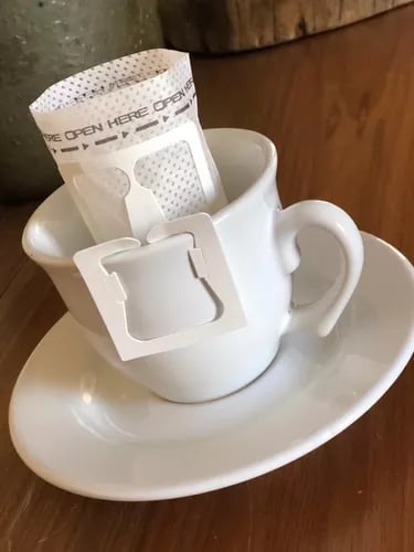 Embalagem DRIP COFFEE, café Especial. Apenas adicione água quente.