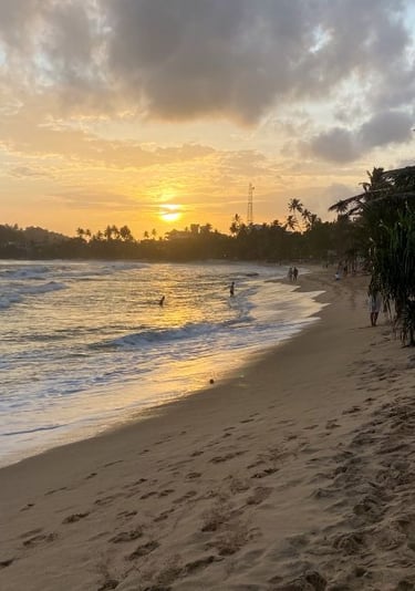 spiaggia-mirissa-tramonto