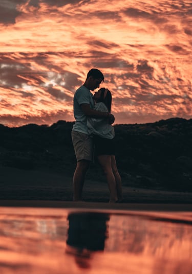 fotografía de pareja al atardecer